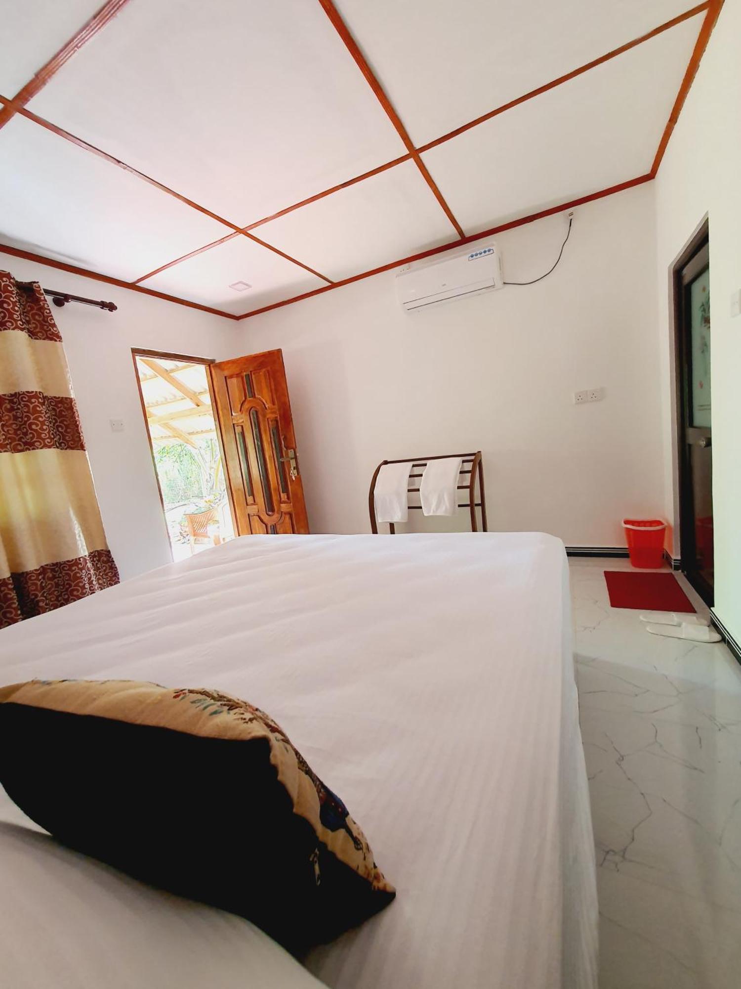 Jungle Eco Lodge & Safari Sigiriya Exterior photo